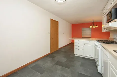 916 Harlington Place Waverly IA 50677