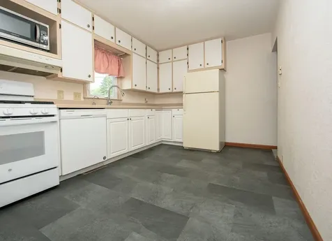 916 Harlington Place Waverly IA 50677