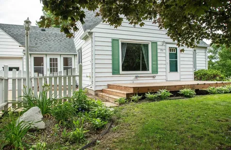 916 Harlington Place Waverly IA 50677
