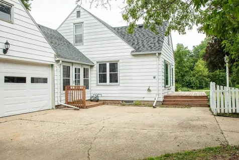 916 Harlington Place Waverly IA 50677