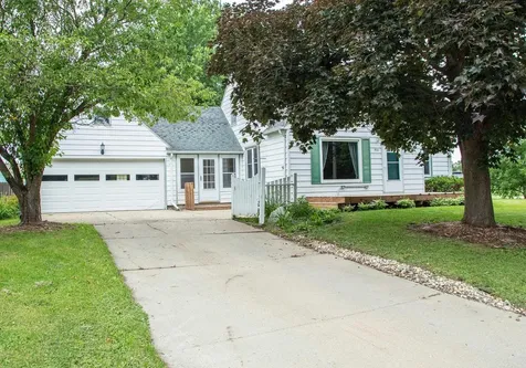916 Harlington Place Waverly IA 50677