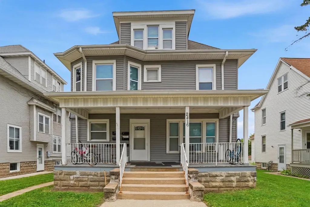 2416 Olive Street Cedar Falls IA 50613