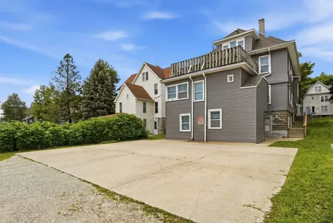 2416 Olive Street Cedar Falls IA 50613