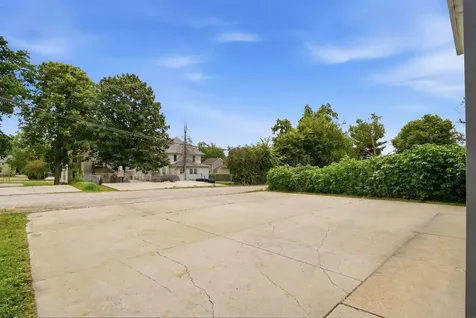2416 Olive Street Cedar Falls IA 50613