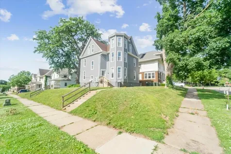 2503 Olive Street Cedar Falls IA 50613