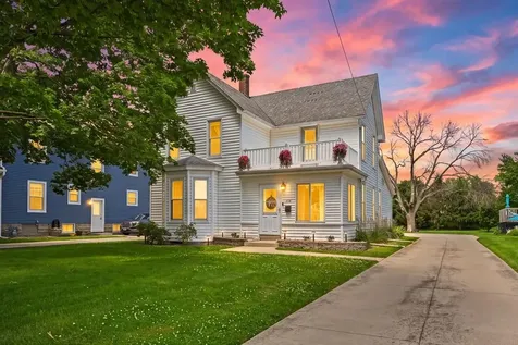 628 1st Avenue W. Dyersville IA 52040