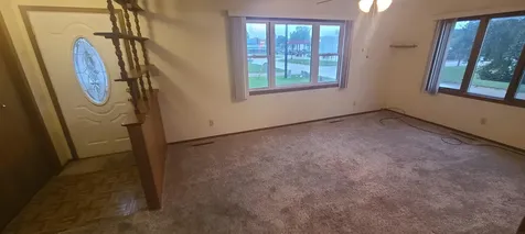 1206 S 52 Highway Guttenberg IA 52052