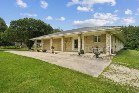 305 Worth Street Lamont IA 50650