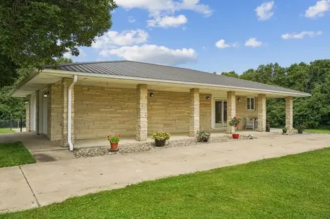 305 Worth Street Lamont IA 50650