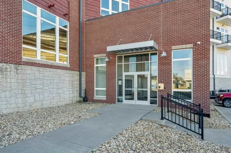 120 Twin Steeples Circle NE #215 Dyersville IA 52040
