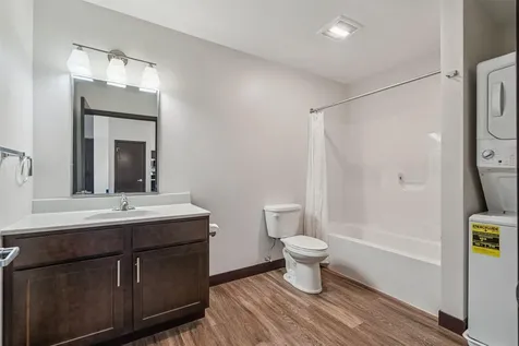 120 Twin Steeples Circle NE #213 Dyersville IA 52040