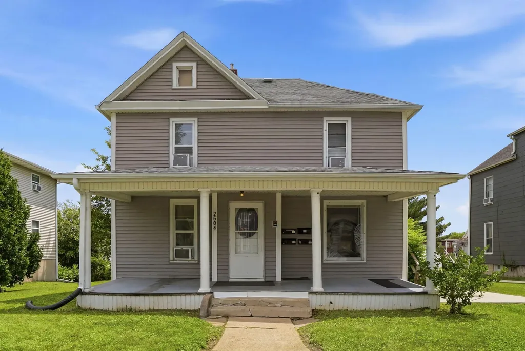2504 Olive Street Cedar Falls IA 50613
