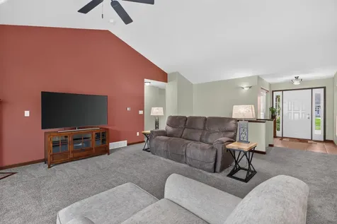 2803 Pendleton Drive Cedar Falls IA 50613