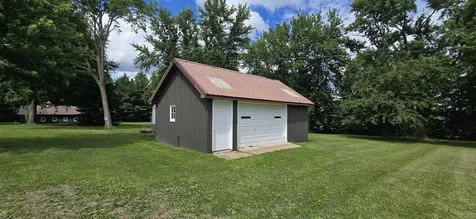 1862 Timber Avenue Charles City IA 50616
