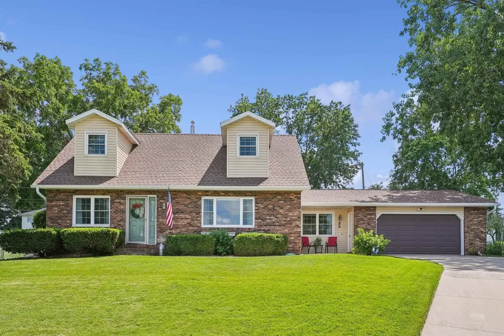 1535 Maxine Avenue Waterloo IA 50701