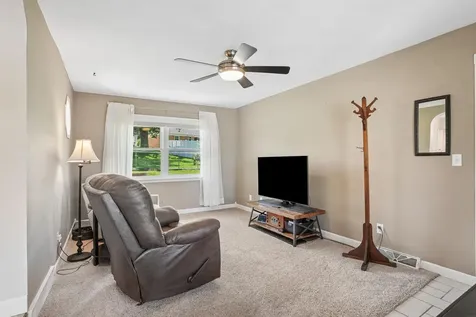 1535 Maxine Avenue Waterloo IA 50701