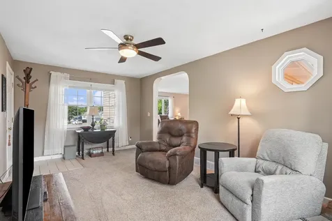 1535 Maxine Avenue Waterloo IA 50701