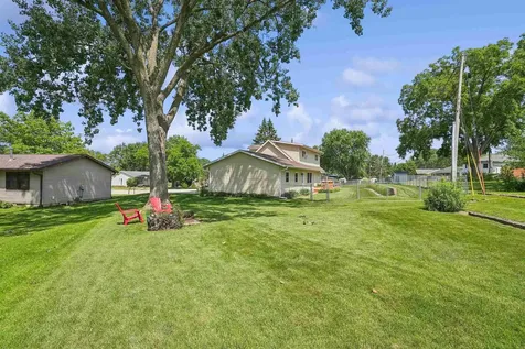 1535 Maxine Avenue Waterloo IA 50701