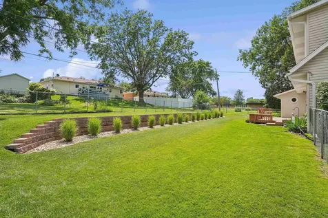 1535 Maxine Avenue Waterloo IA 50701