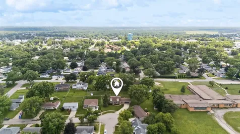1535 Maxine Avenue Waterloo IA 50701