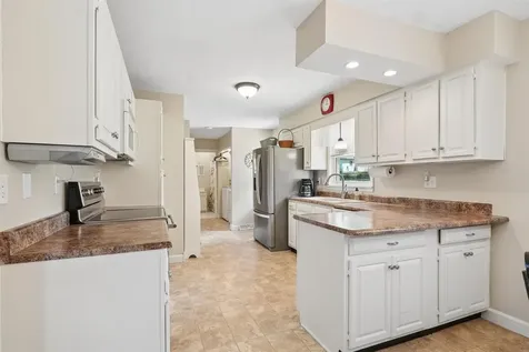 1535 Maxine Avenue Waterloo IA 50701