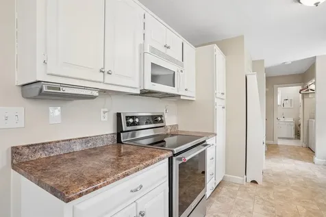 1535 Maxine Avenue Waterloo IA 50701