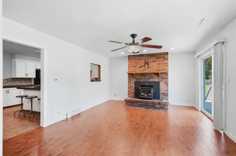 927 W 14th Street Cedar Falls IA 50613