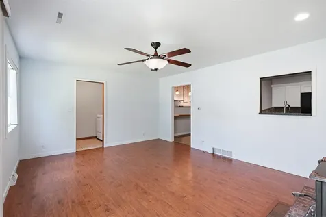 927 W 14th Street Cedar Falls IA 50613