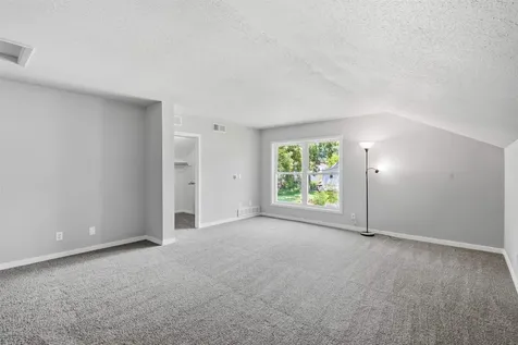 927 W 14th Street Cedar Falls IA 50613