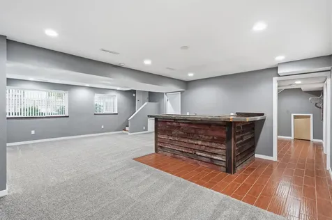 927 W 14th Street Cedar Falls IA 50613