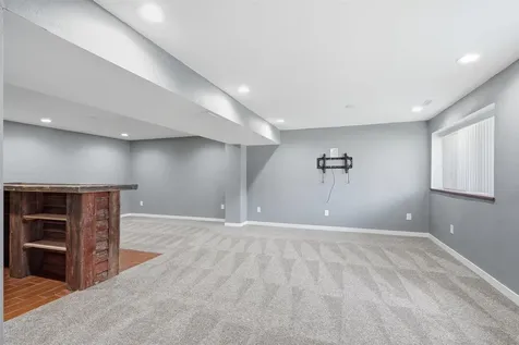 927 W 14th Street Cedar Falls IA 50613