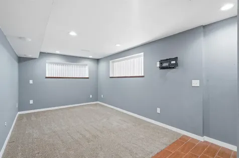 927 W 14th Street Cedar Falls IA 50613