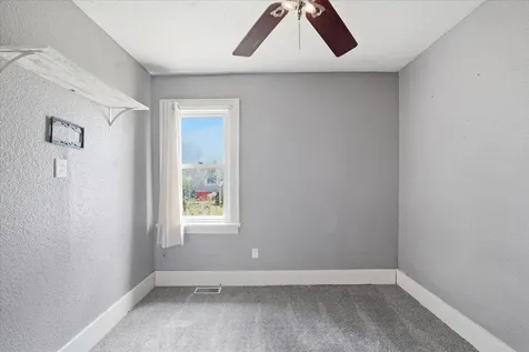 1518 11th Street Eldora IA 50627