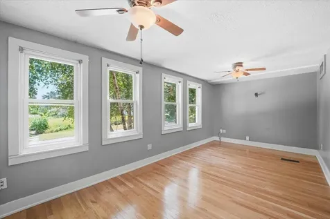 1518 11th Street Eldora IA 50627