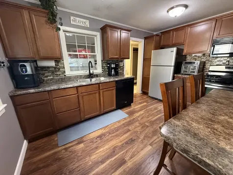 1309 SW 2nd Avenue Waverly IA 50677