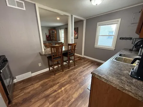1309 SW 2nd Avenue Waverly IA 50677
