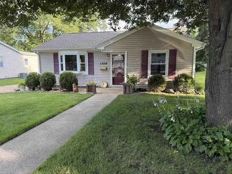 1309 SW 2nd Avenue Waverly IA 50677