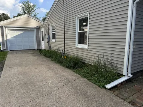 1309 SW 2nd Avenue Waverly IA 50677