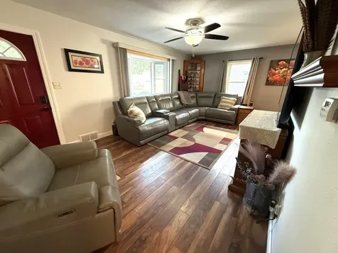 1309 SW 2nd Avenue Waverly IA 50677