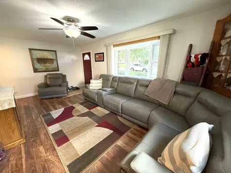 1309 SW 2nd Avenue Waverly IA 50677