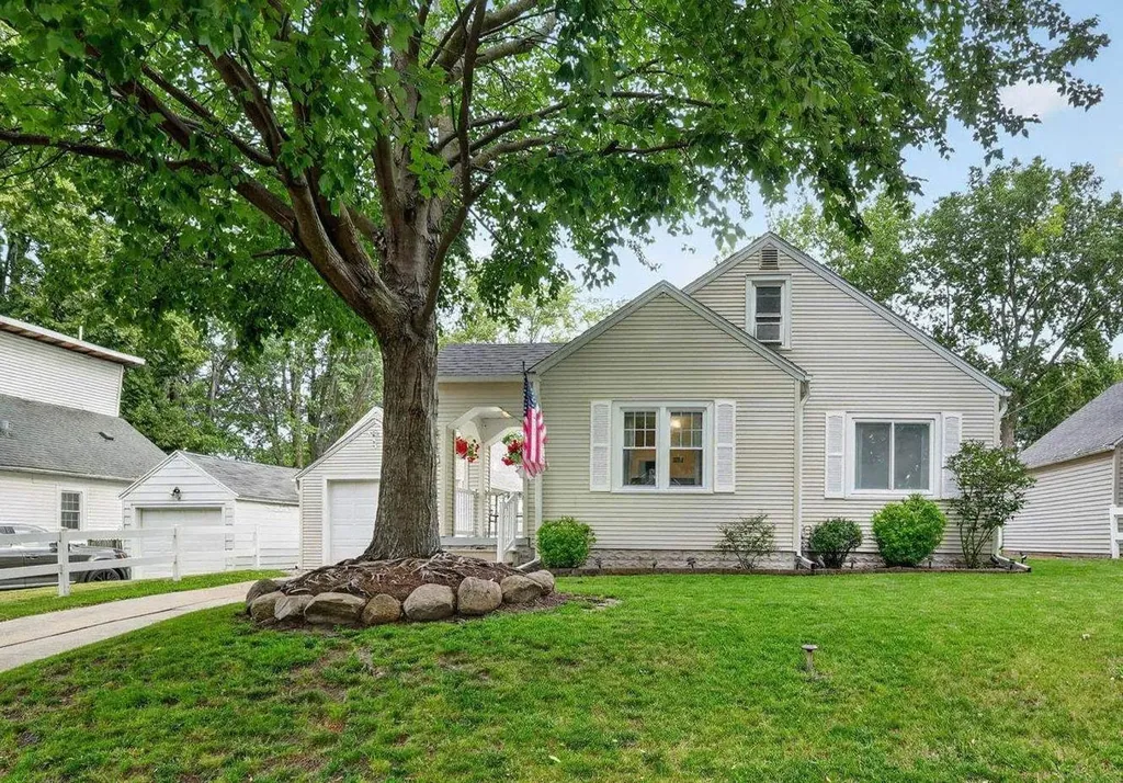 115 Carolina Avenue Waterloo IA 50701