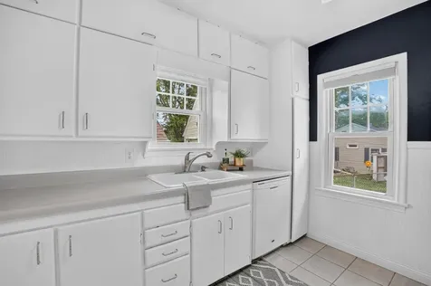 115 Carolina Avenue Waterloo IA 50701