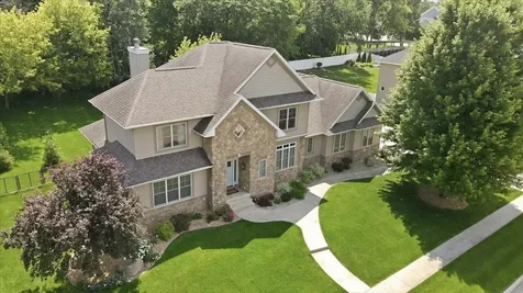 1119 Lakeview Drive Cedar Falls IA 50613