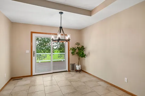 452 Sunset Drive Fairfax IA 52228