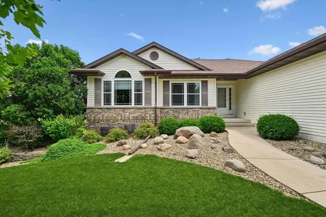 452 Sunset Drive Fairfax IA 52228
