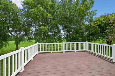 452 Sunset Drive Fairfax IA 52228