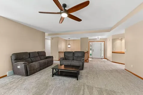 452 Sunset Drive Fairfax IA 52228