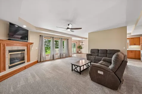 452 Sunset Drive Fairfax IA 52228