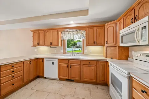 452 Sunset Drive Fairfax IA 52228