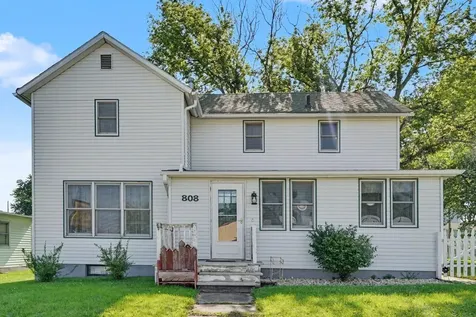 808 5th Avenue NE Independence IA 50644